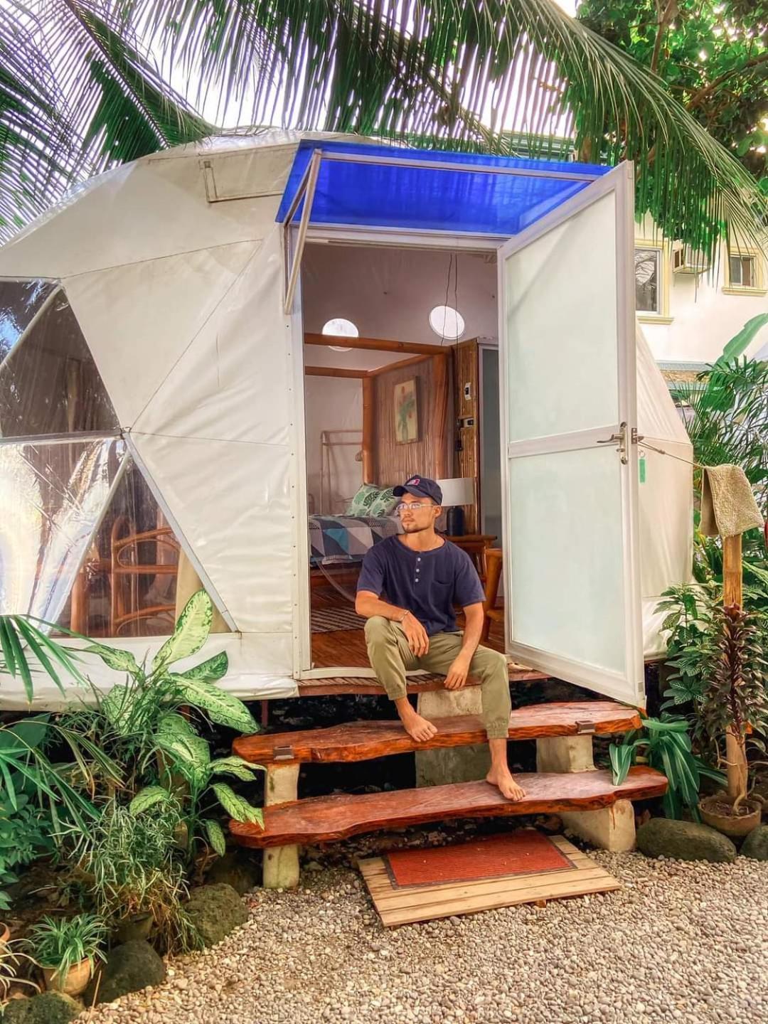 Glamping Dome Dauin Beach Resort Экстерьер фото