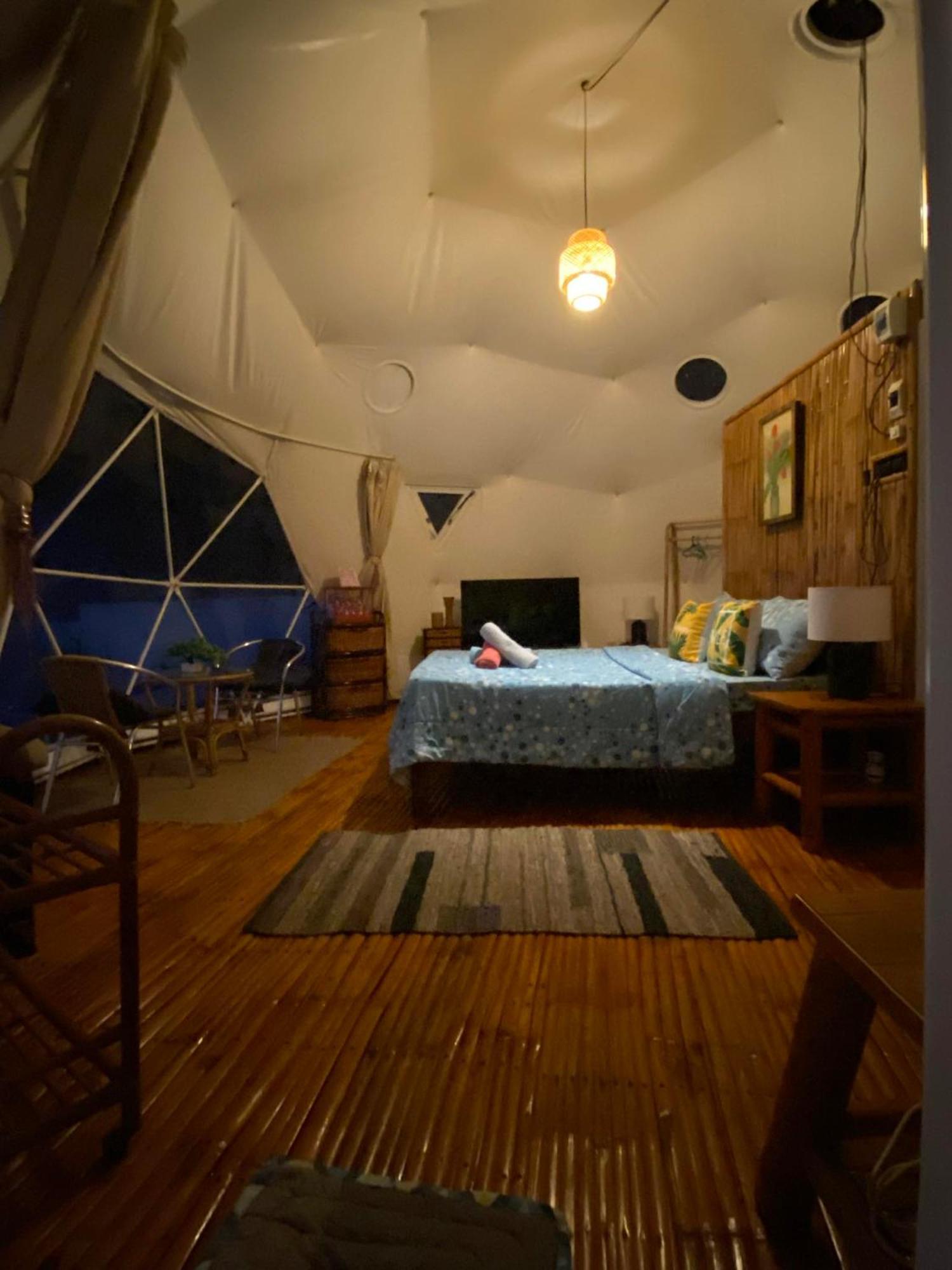 Glamping Dome Dauin Beach Resort Экстерьер фото