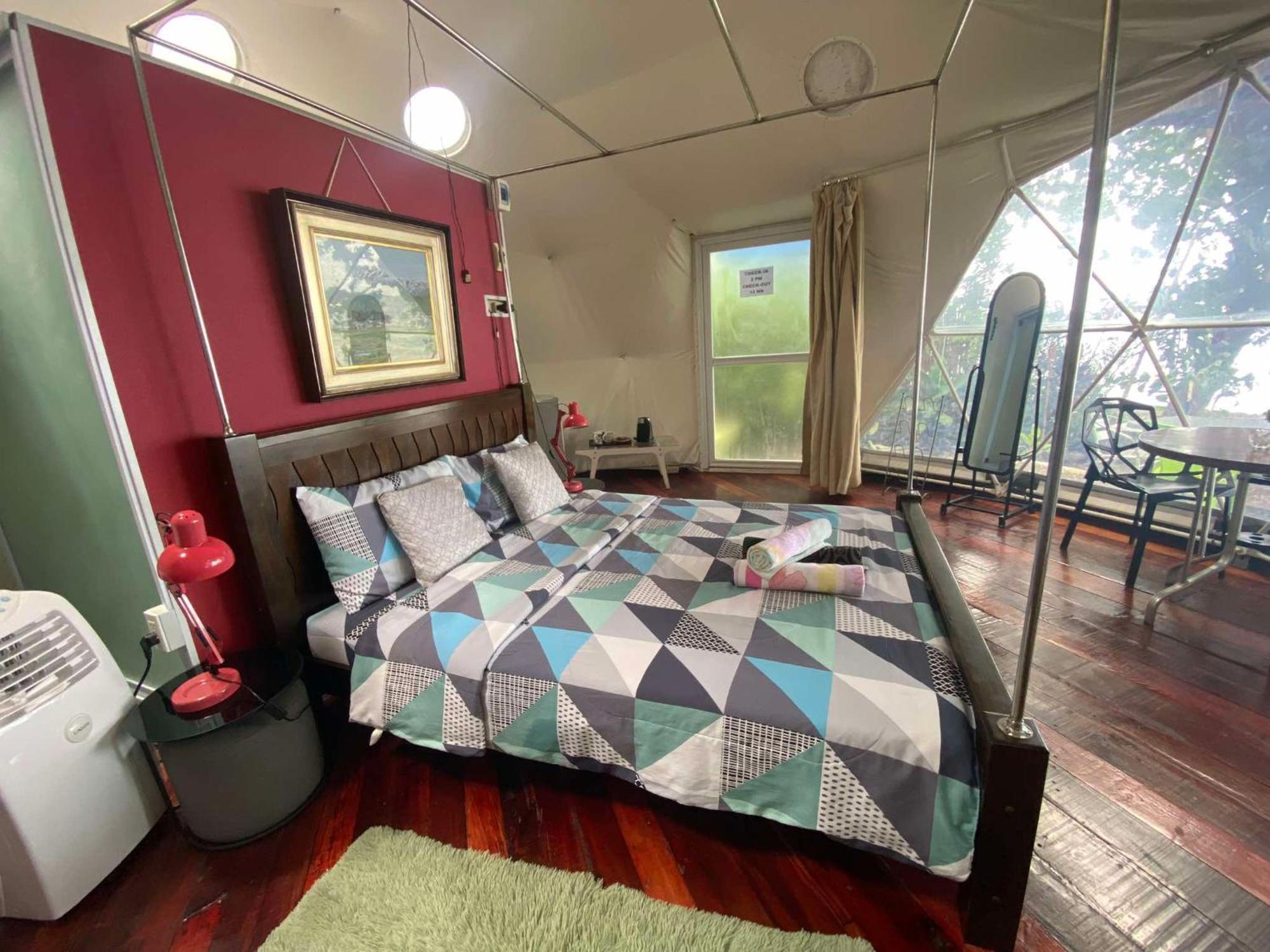 Glamping Dome Dauin Beach Resort Экстерьер фото