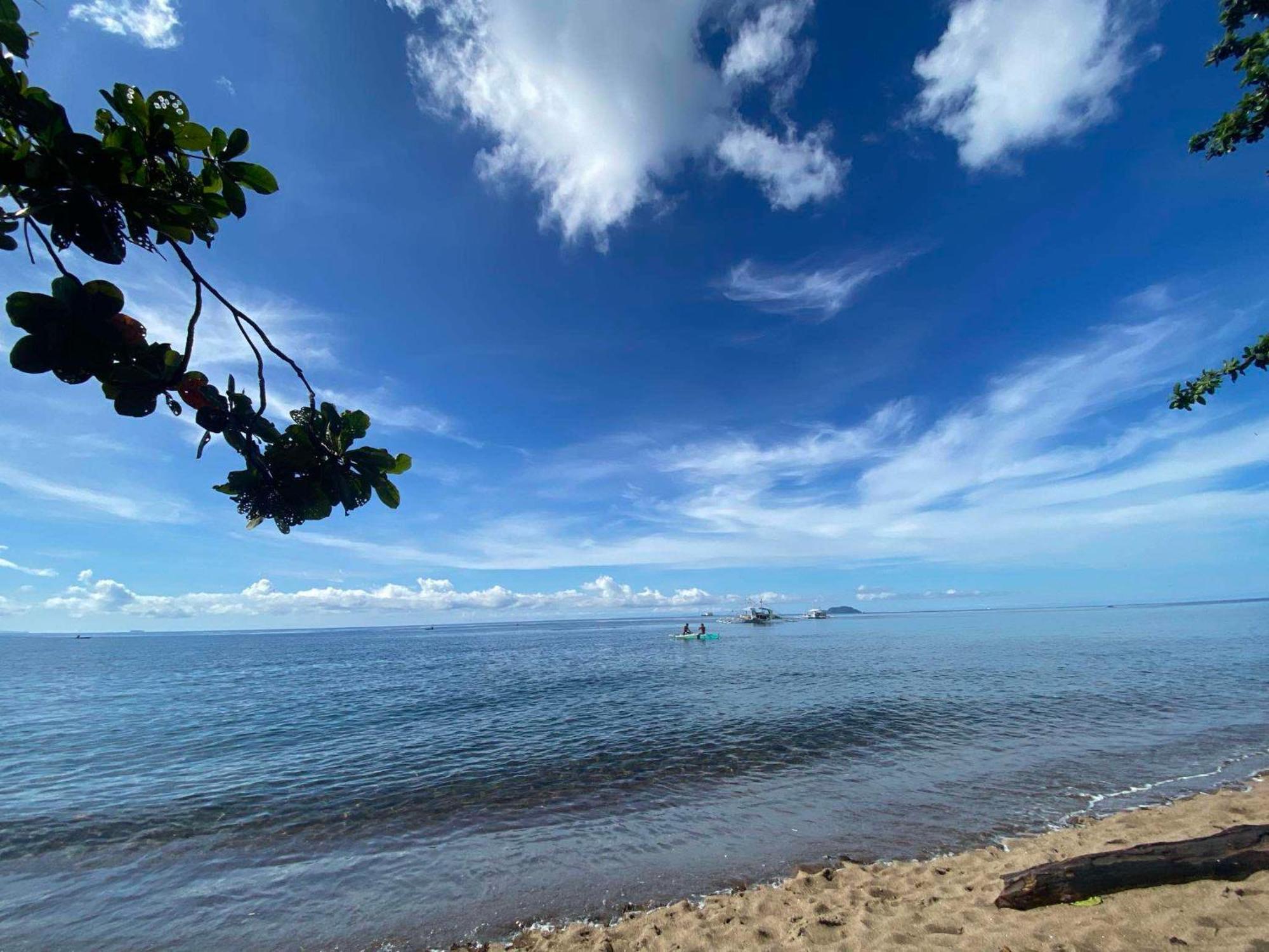 Glamping Dome Dauin Beach Resort Экстерьер фото